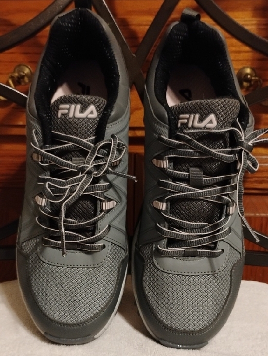 Fila Shoes - Women’s Fila At Peake Outdoor Sneakers Size 11 | Like New in Box